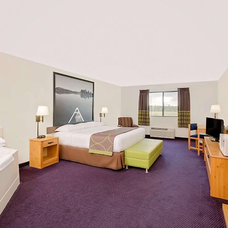 Super 8 By Wyndham St. James Εξωτερικό φωτογραφία
