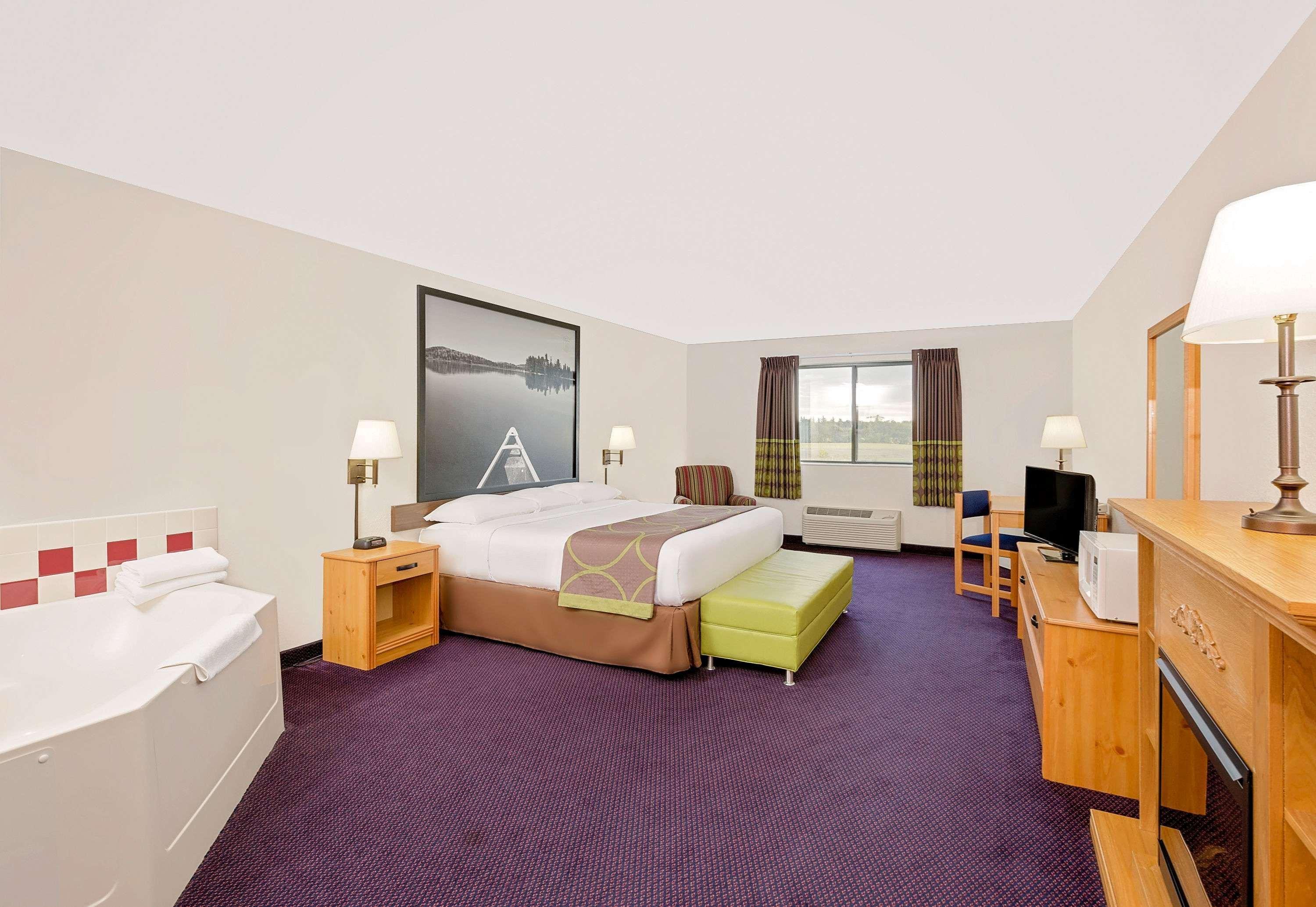 Super 8 By Wyndham St. James Εξωτερικό φωτογραφία