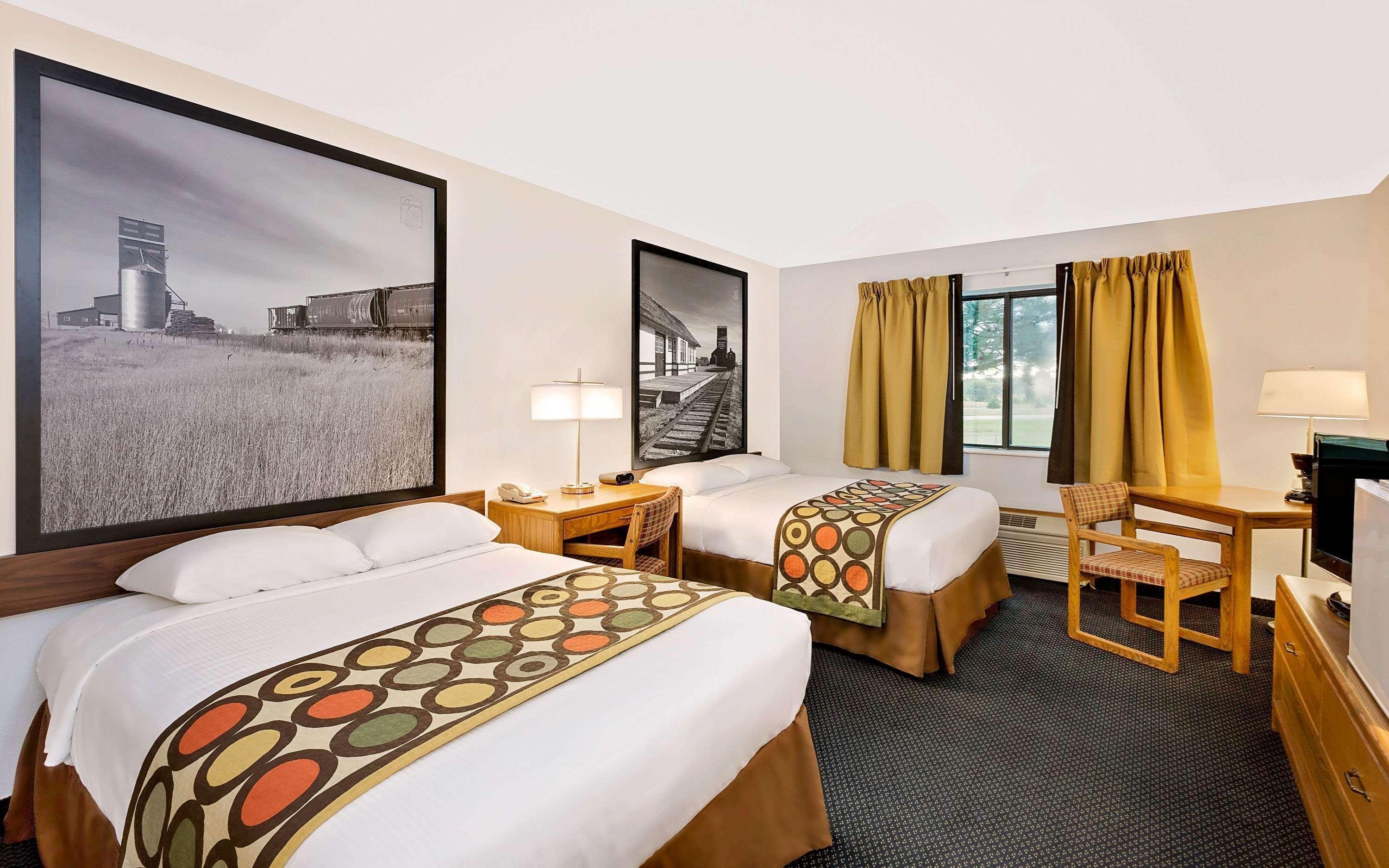 Super 8 By Wyndham St. James Εξωτερικό φωτογραφία